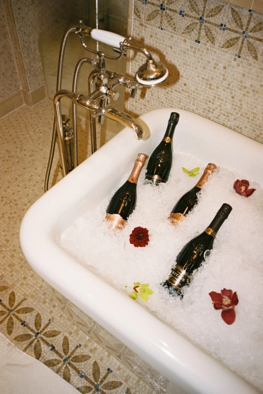 A Vintage Glam Wedding for Laura and Ted